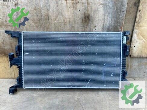 Renault R 5 Motor Su Radyatörü 214105803R çıkma parça