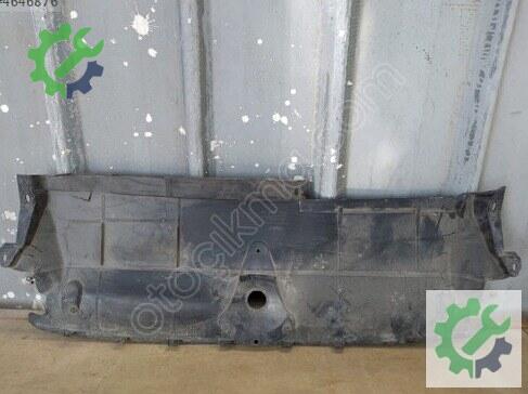 Audi A6 Panel Üst Plastiği 4K0807081 çıkma parça
