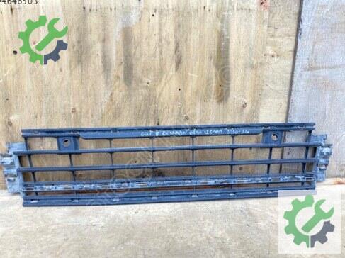 Volkswagen Golf Tampon Izgarası 5H0853677 çıkma parça