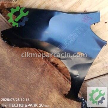 Toyota Auris Sol Ön Çamurluk 2007-2010 çıkma parça
