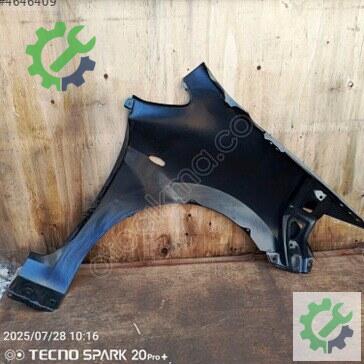Toyota Auris Sol Ön Çamurluk 2007-2010 çıkma parça