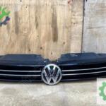 5c6853653 VW jetta ön panjur 2011-2018