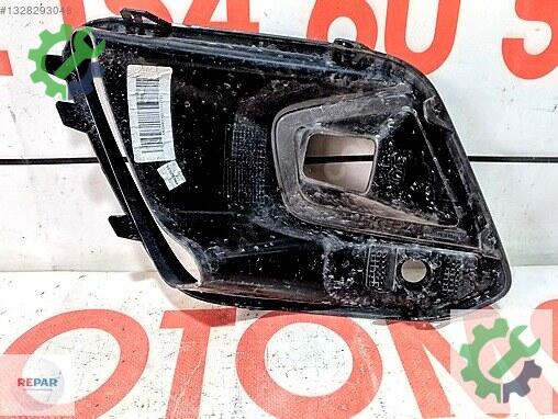 Renault Kangoo Sis Farı Çerçevesi 261A27582R çıkma parça