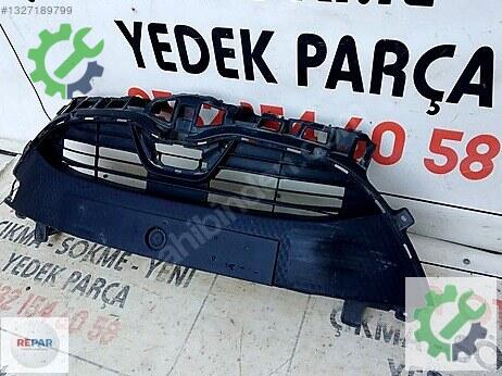 Toyota Yaris Ön Panjur çıkma parça