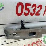 Audi A4 ön tampon demiri 8w0807113 16 -22 orjinal çıkma