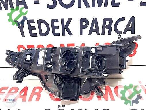 Renault Megane Sağ Ön Far çıkma parça