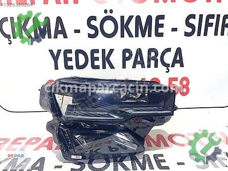 Skoda Karoq Sağ Ön Far çıkma parça