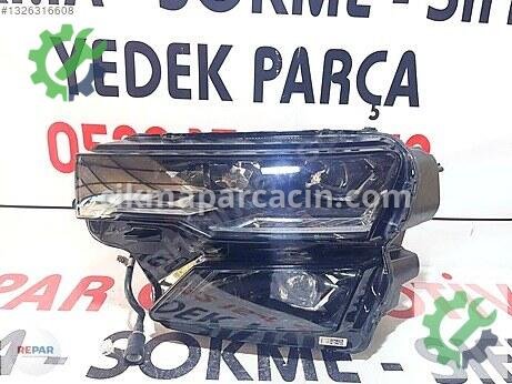 Skoda Karoq Sol Ön Far çıkma parça