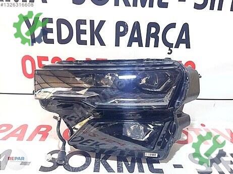 Skoda Karoq Sol Ön Far çıkma parça