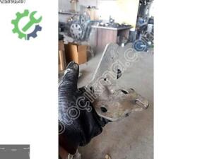 Sağ Alt Sürgülü Kapı Taşıyıcı Kol Makaralı Kılavuz: T4 1991-