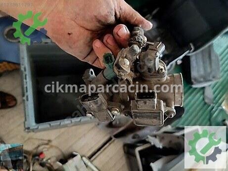 SYM Gaz Kelebeği çıkma parça