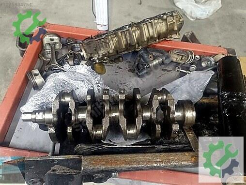 Mitsubishi Carisma Krank çıkma parça