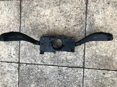 Skoda Fabia Sinyal Kolu 6Q0953503 çıkma parça