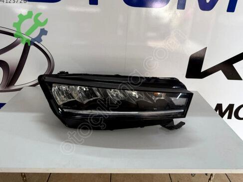 Skoda Octavia Sağ Ön Far çıkma parça