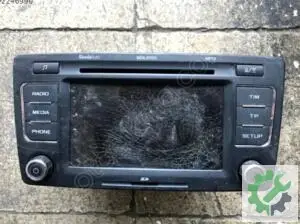 Skoda Octavia Radyo CD Çalar Teyp (Bozuk) 2009-2012