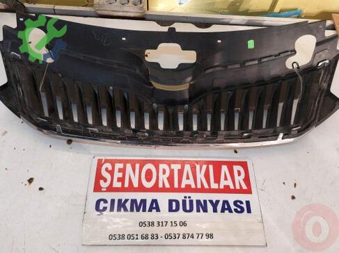 Skoda Rapid Ön Panjur çıkma parça