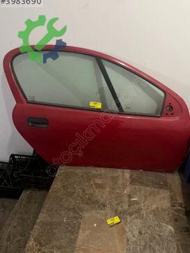 Opel Tigra Sağ Ön Kapı çıkma parça