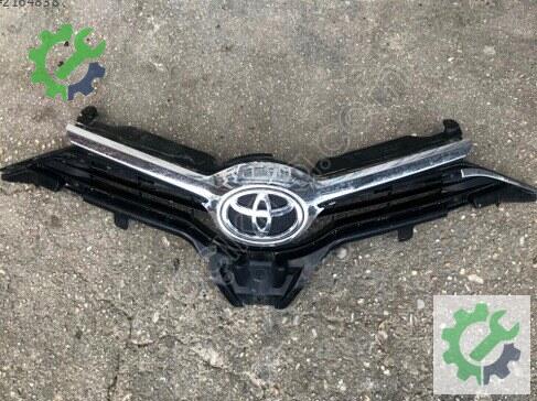 Toyota Auris Ön Panjur çıkma parça