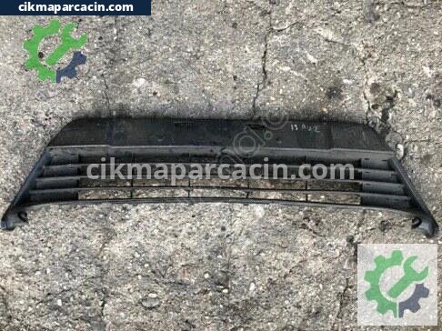 Toyota Auris Tampon Izgarası çıkma parça