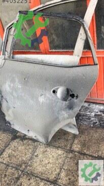 Toyota Auris Sol Arka Kapı çıkma parça