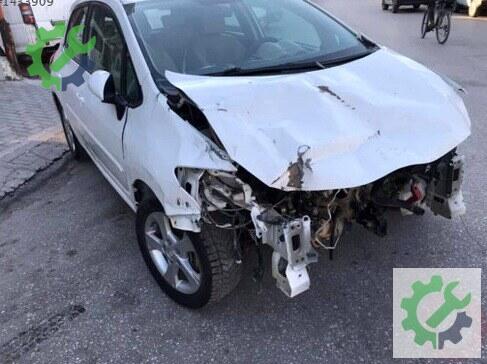 Toyota Auris çıkma parça