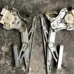 Toyota Avensis Sağ Ön Cam Krikosu 2003-2009