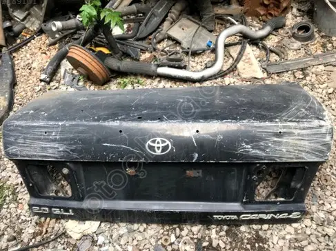 Toyota Carina Bagaj Kapağı çıkma parça