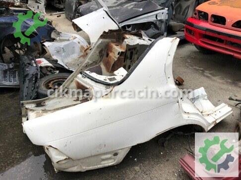 Toyota Corolla Sağ Arka Çamurluk çıkma parça