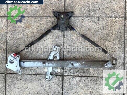 Toyota Corolla Sol Ön Cam Krikosu çıkma parça