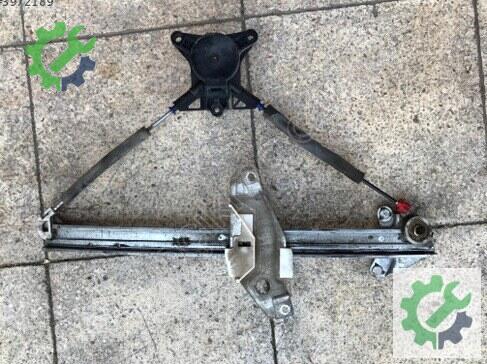 Toyota Corolla Sol Ön Cam Krikosu çıkma parça