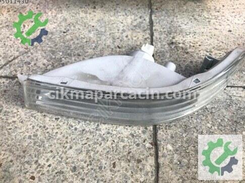 Toyota Corolla Sinyal çıkma parça