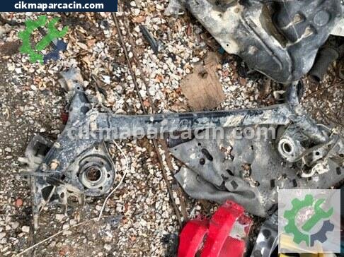 Toyota Corolla Arka Dingil çıkma parça