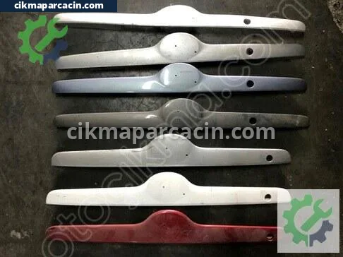Toyota Corolla Tampon Izgara Çıtası çıkma parça