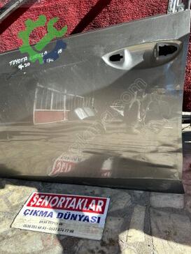 Toyota Corolla Sol Ön Kapı çıkma parça