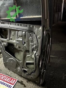 Toyota Corolla Sol Arka Kapı çıkma parça
