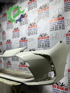 Toyota Corolla Ön Tampon 52119-02Q10 çıkma parça
