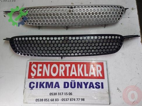 Toyota Corolla Ön Panjur çıkma parça
