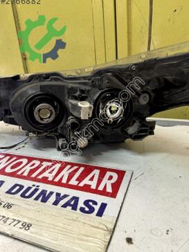 Toyota Corolla Sağ Ön Far 81110-02L50-00 çıkma parça
