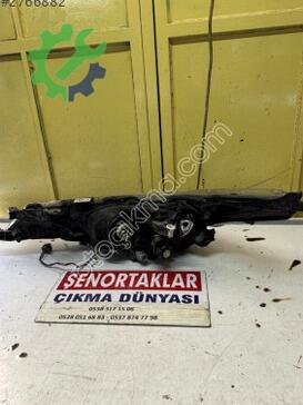 Toyota Corolla Sağ Ön Far 81110-02L50-00 çıkma parça