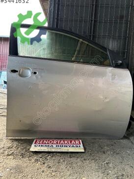 Toyota Corolla Sağ Ön Kapı 67001-12A30 çıkma parça