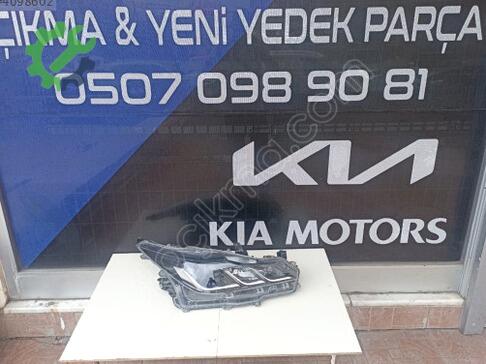 Toyota Corolla Sağ Ön Far 2019-2024 çıkma parça