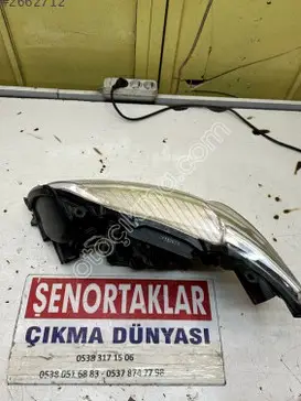 Toyota Corolla Sağ Ön Far 81170-12A60 çıkma parça