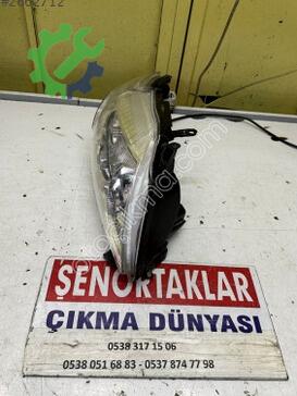 Toyota Corolla Sağ Ön Far 81170-12A60 çıkma parça