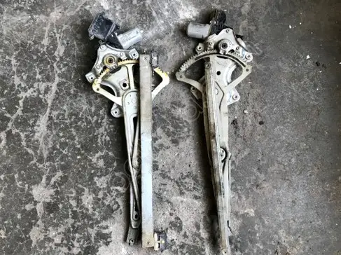 Toyota Corolla Sağ Ön Cam Krikosu 2007-2012 çıkma parça