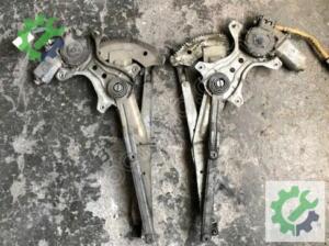 Toyota Corolla Sol Ön Cam Krikosu 1999-2002