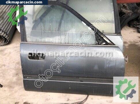 Toyota Corona Sağ Ön Kapı çıkma parça