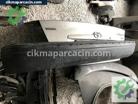 Toyota Corona Arka Tampon çıkma parça