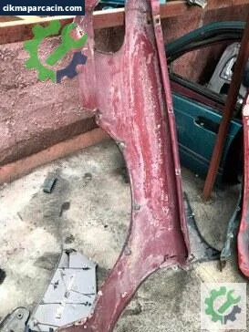 Toyota Cressida Sağ Ön Çamurluk çıkma parça