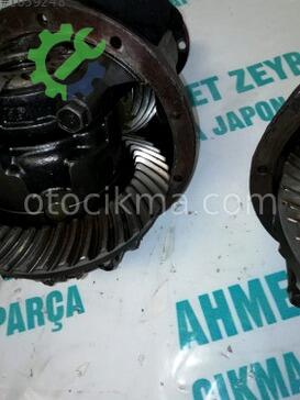 Toyota Hilux Defransiyel çıkma parça