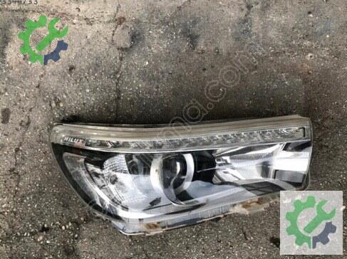Toyota Hilux Sağ Ön Far çıkma parça